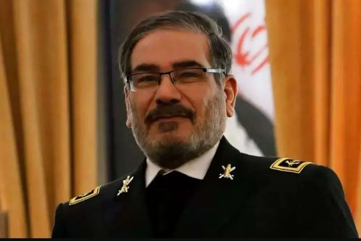 سفر در زمان| «سردار سلیمانی و شمخانی» در اوج جوانی در میان رزمندگان در نخلستان / دهۀ 60
