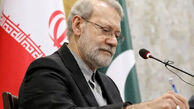 سفر در زمان؛ تصویری از شهید لاریجانی در نجف در حال پذیرایی از زائران در یک موکب