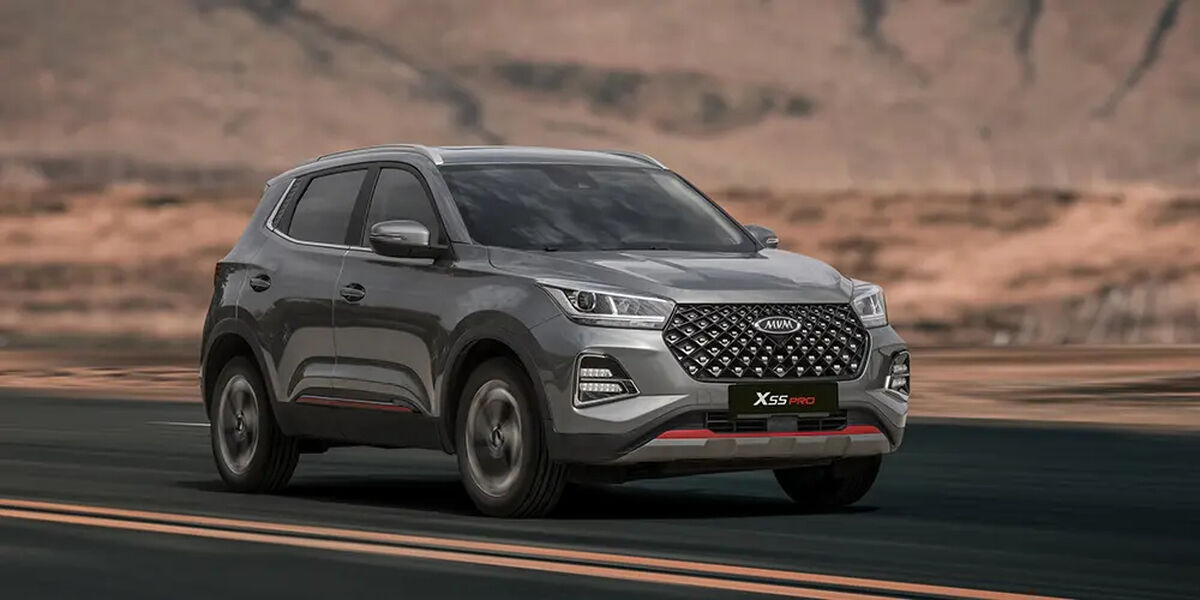 آتش‌ گرفتن ام وی ام X55 وسط اتوبان /  علت حادثه نامشخص