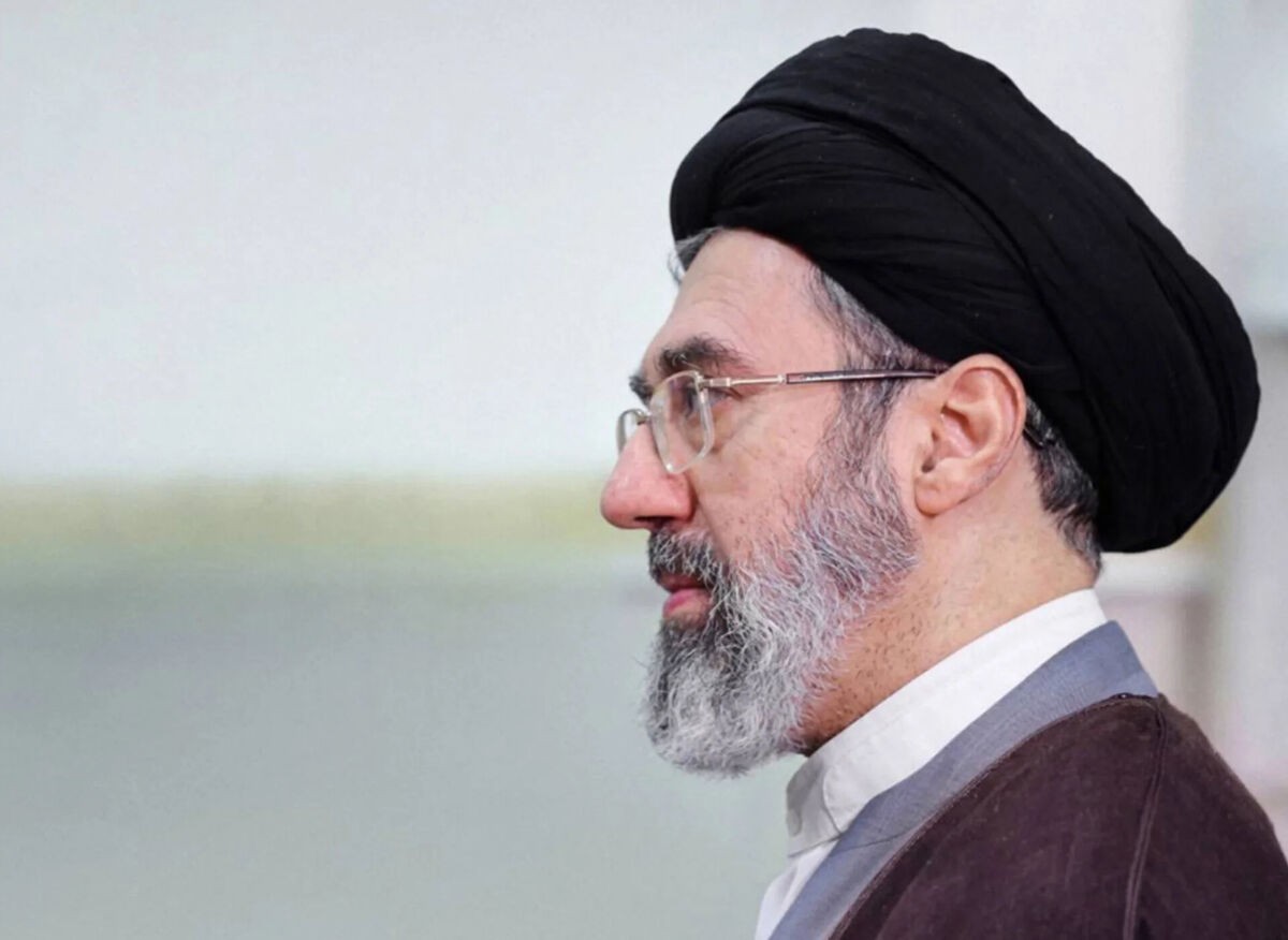 بیوگرافی آیت الله مجتبی خامنه‌ای رهبر انقلاب