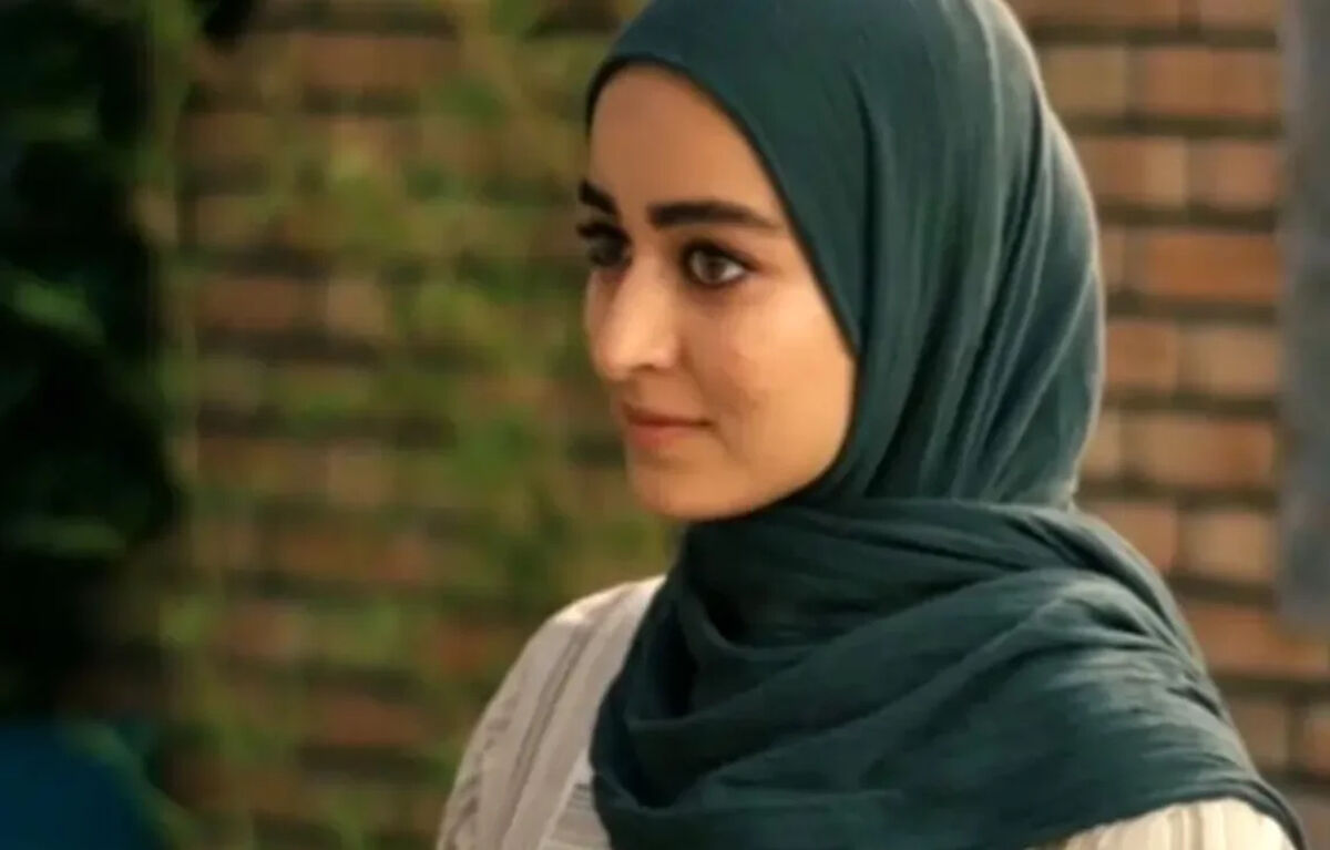 تیپ و استایل «نیکان» سریال نیکان در حاشیه یک مراسم سینمایی