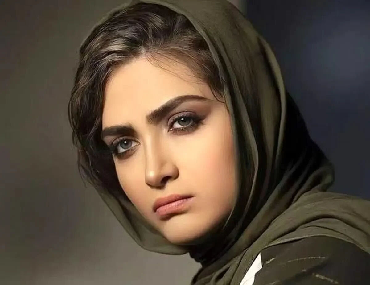 بیوگرافی عجیب الناز ملک بازیگر سریال گل سنگ و نوازنده مشهور