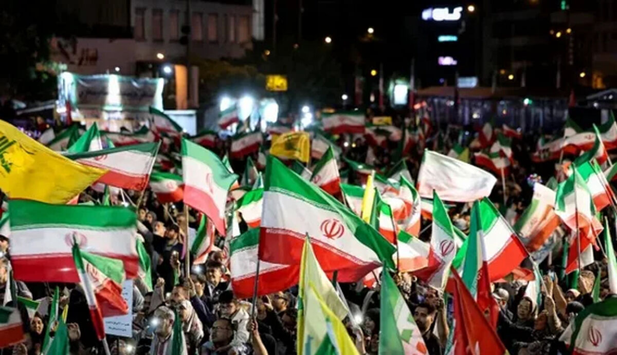 عکس شرکت‌کننده عشق ابدی در تجمعات امشب تهران!