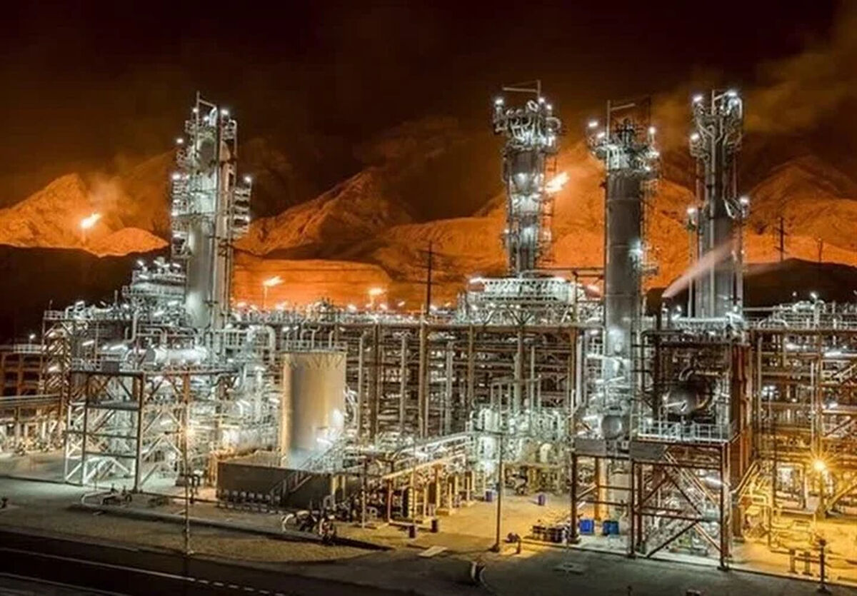 تهاجم هوایی دشمن صهیونیستی به شرکت پتروشیمی کارون ماهشهر