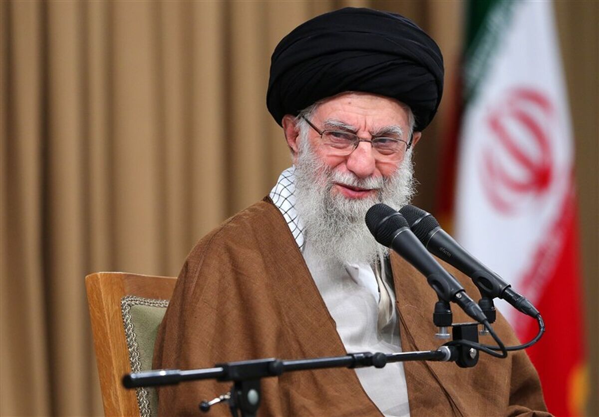 تصویری که تا حالا ندیده‌اید/ کنار هم بودن رهبر معظم انقلاب و امام شهید در یک قاب+ عکس