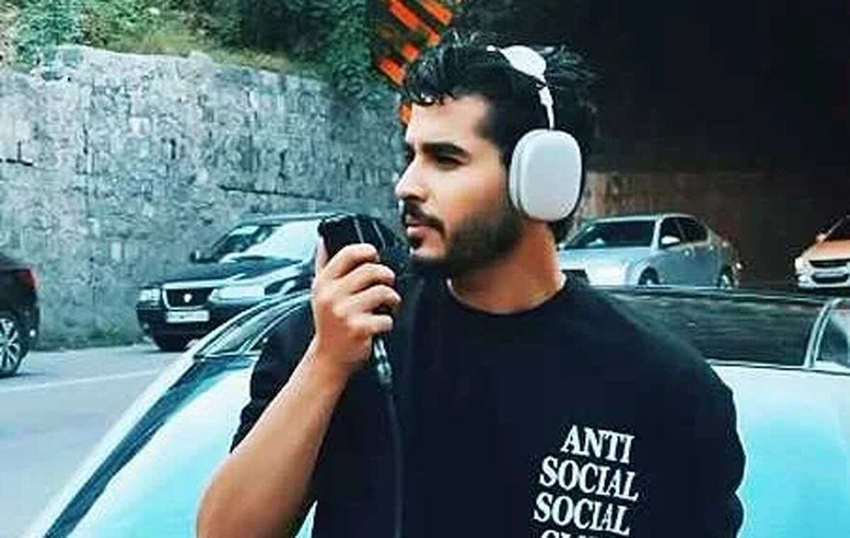 دانلود آهنگ منو لابه لای خاطره هات پیدام کن نبند رو اون روزای خوب چشماتو  + متن