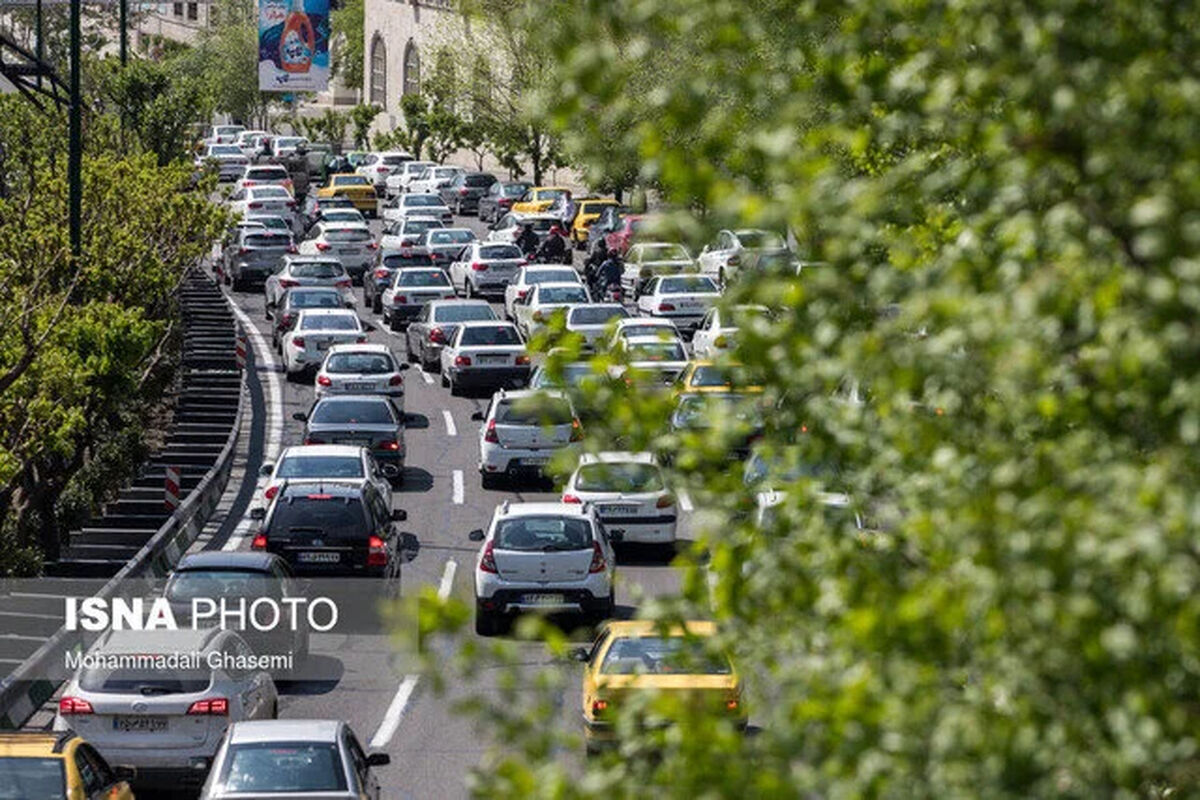 ترافیک سنگین در محورهای شمالی کشور/ انسداد مسیر شمال به جنوب چالوس و آزادراه تهران-شمال