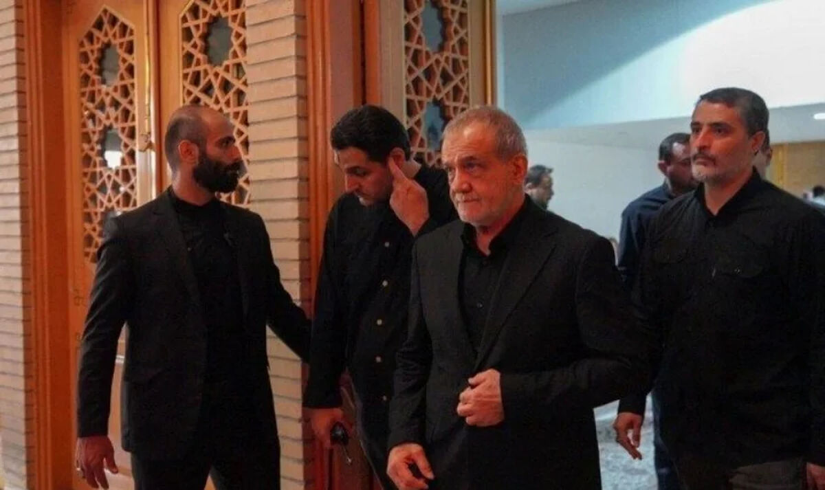 پزشکیان در روضه خانگی لاریجانی + عکس ها