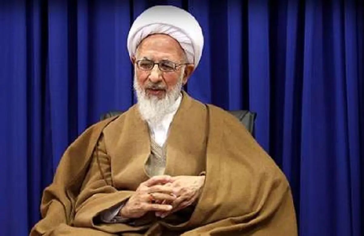 آیت الله جوادی آملی که بر پیکر رهبر انقلاب نماز خواند، کیست؟