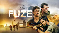 نقد و بررسی فیلم سینمایی Fuze | فریبکار یا ساده لوح؟!