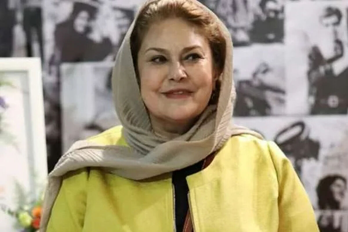 عکس تازه و متفاوت مهرانه مهین‌ترابی در ۶۸ سالگی؛ ستاره محبوب «خانه سبز» و «همسران» این بار از پشت صحنه غافلگیر کرد