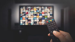 جدول پخش فیلم‌های سینمایی تلویزیون + لیست کامل فیلم‌ها