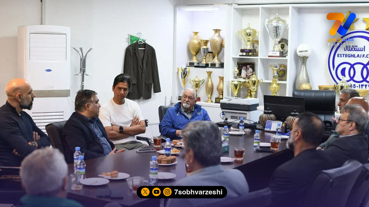 بازدید علی تاجرنیا از آکادمی استقلال