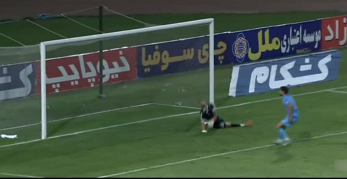 گل دوم چادرملو به پرسپولیس